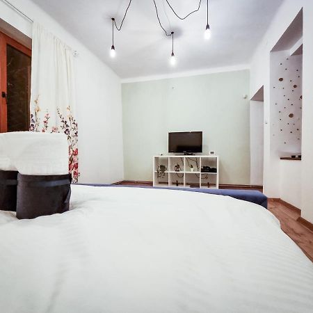 Home Central Apartment Brasov Exterior photo