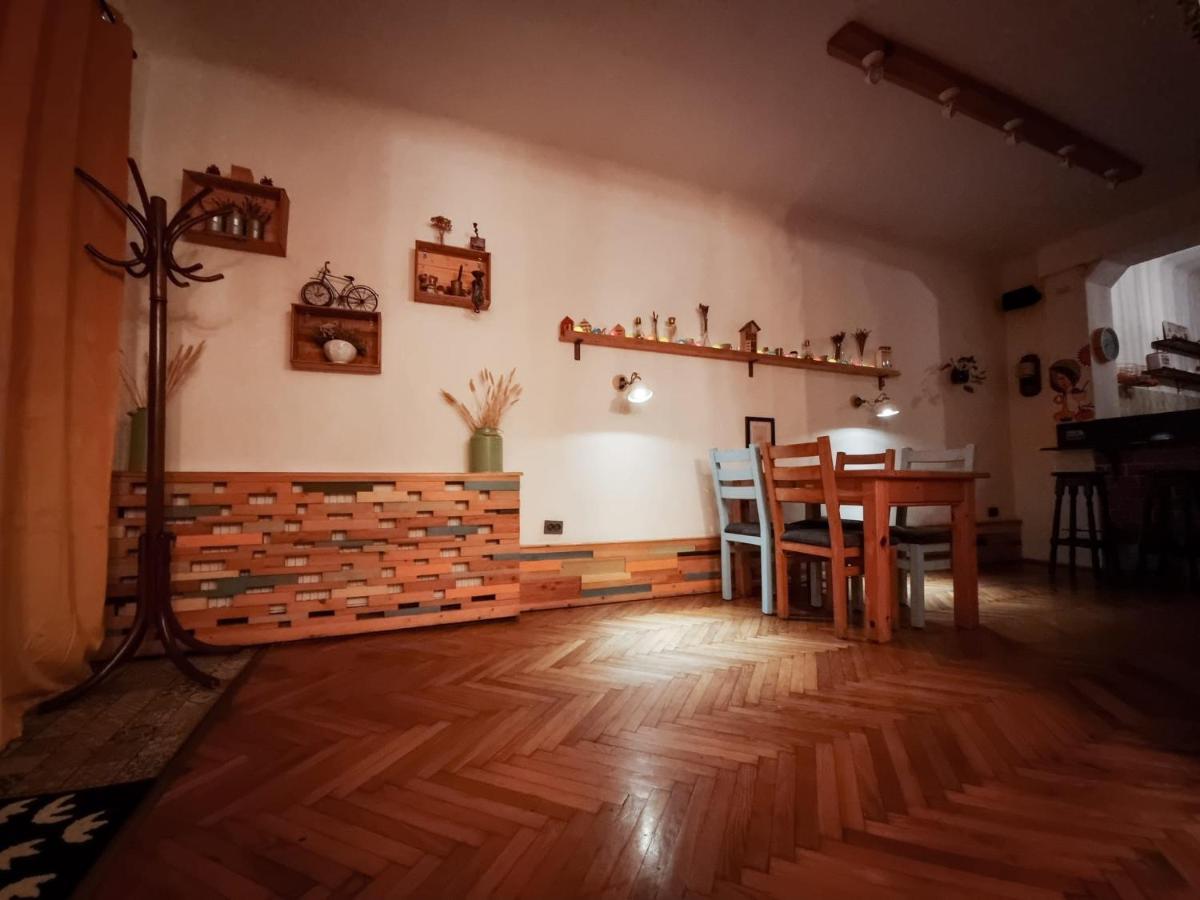 Home Central Apartment Brasov Exterior photo